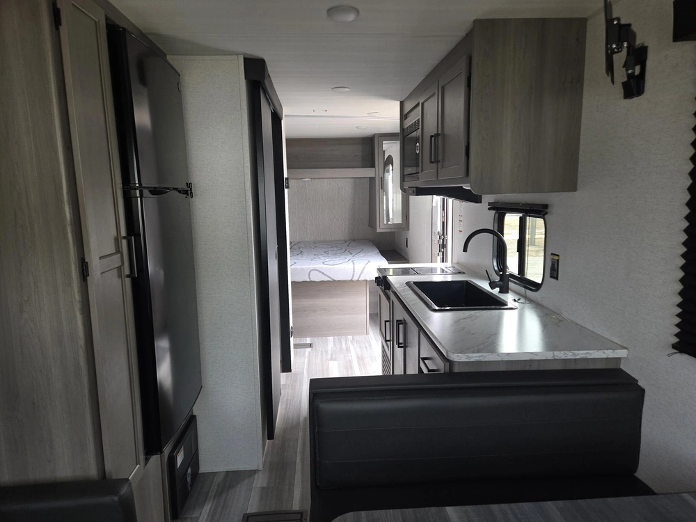 Hideout 200rl 2024 alt