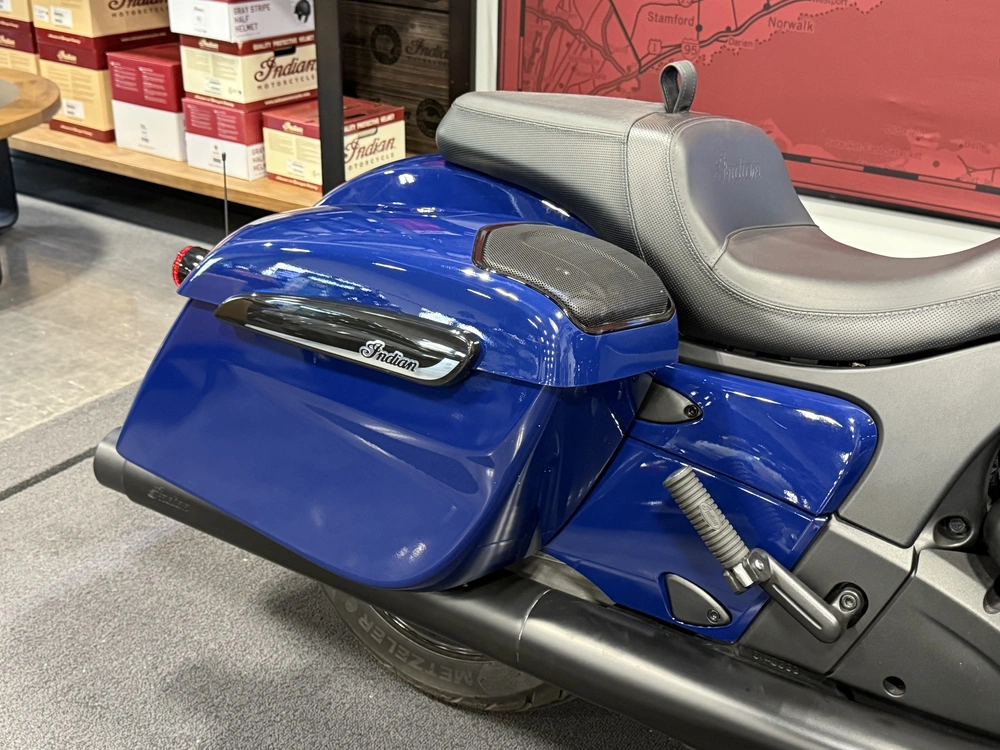 2025 Indian Motorcycle Challenger Dark Horse, 49st Dark Horse® alt