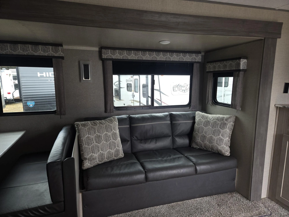 Coachmen Catalina 243rbs 2022 alt