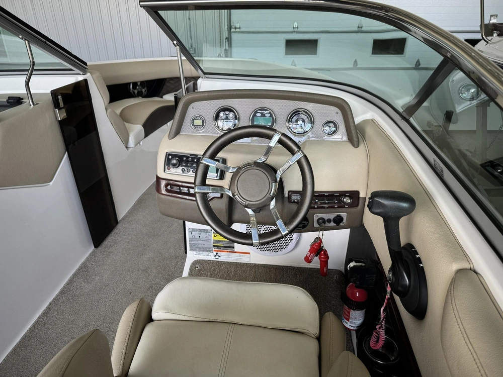 Regal 2300 Rx 2013 alt