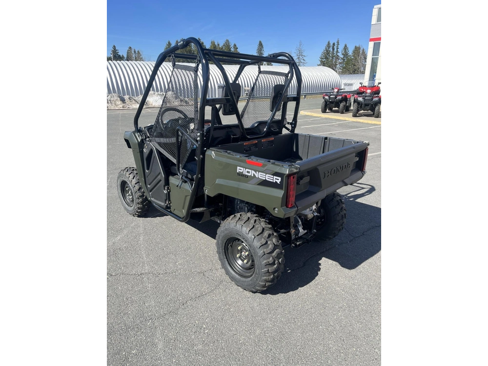 2026 Honda Pioneer 520 alt