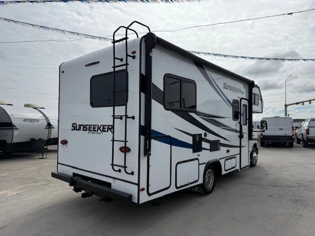 2021 Sunseeker 2350le alt
