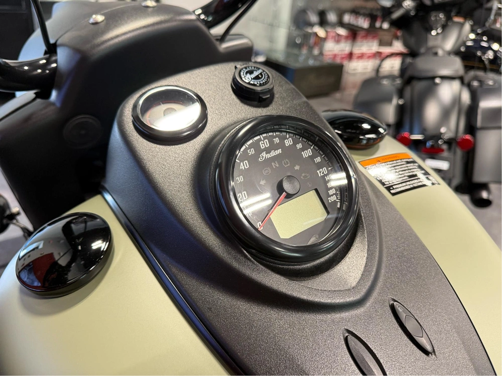 2025 Indian Motorcycle Springfield Dark Horse, Moss Green Smk, 49s Dark Horse�� alt