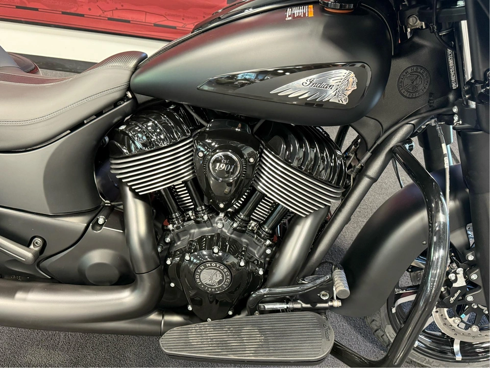 2025 Indian Motorcycle Chieftain Drk Hrse Prem Audio, Blk Smk, 49s Dark Horse�� With Powerband Audio Package alt