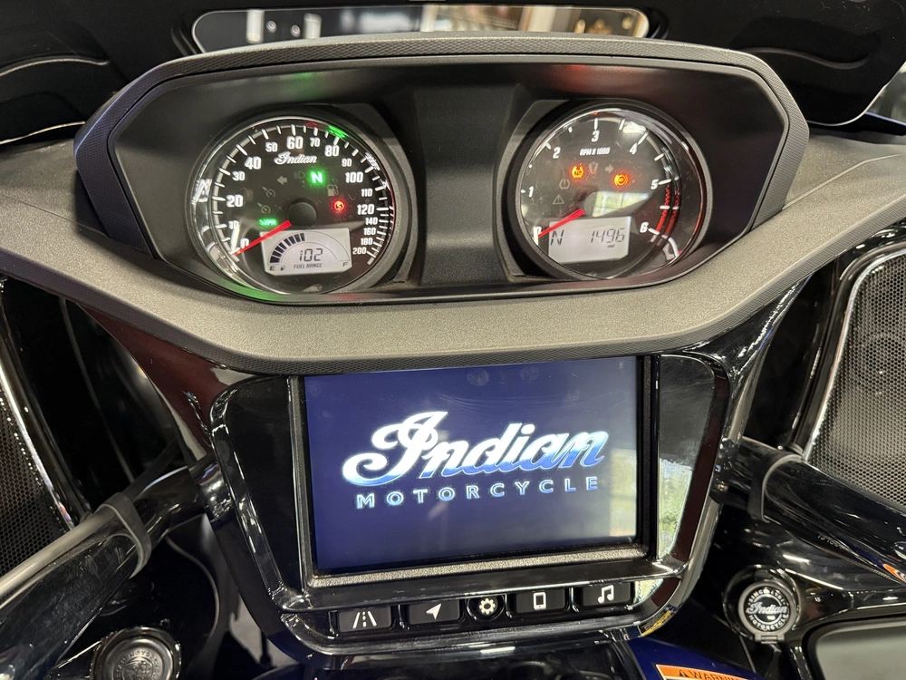 2021 Indian Motorcycle Challenger Limited alt