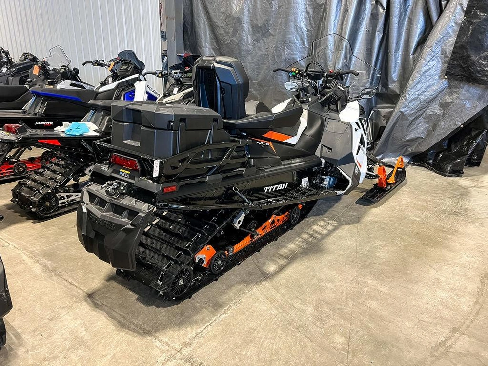 2023 Polaris S4 Titan 155 Adv