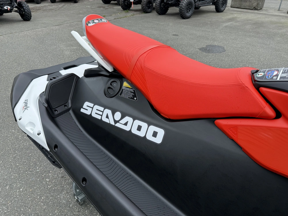 2026 Sea-doo Spark™ 3up Trixx-90 (sound System) alt