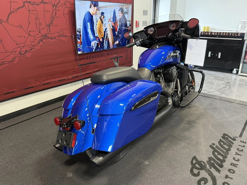 2026 Indian Motorcycle Chieftain Pp Dh, Deep Blue Metallic, 49st Dark Horse® alt