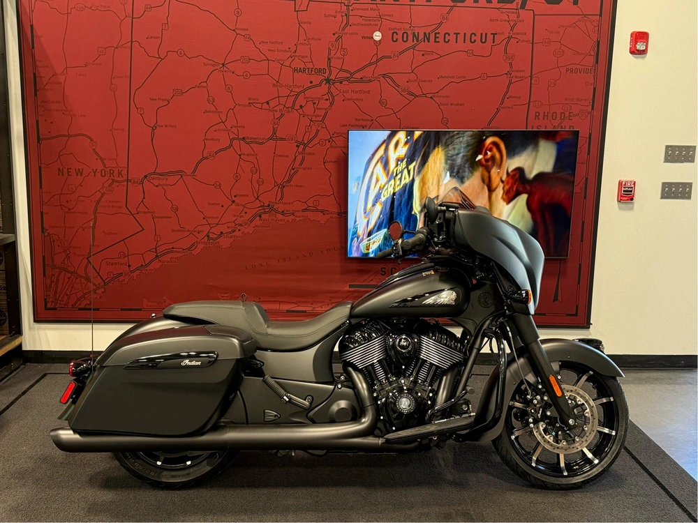 2025 Indian Motorcycle Chieftain Drk Hrse Prem Audio, Blk Smk, 49s Dark Horse�� With Powerband Audio Package alt