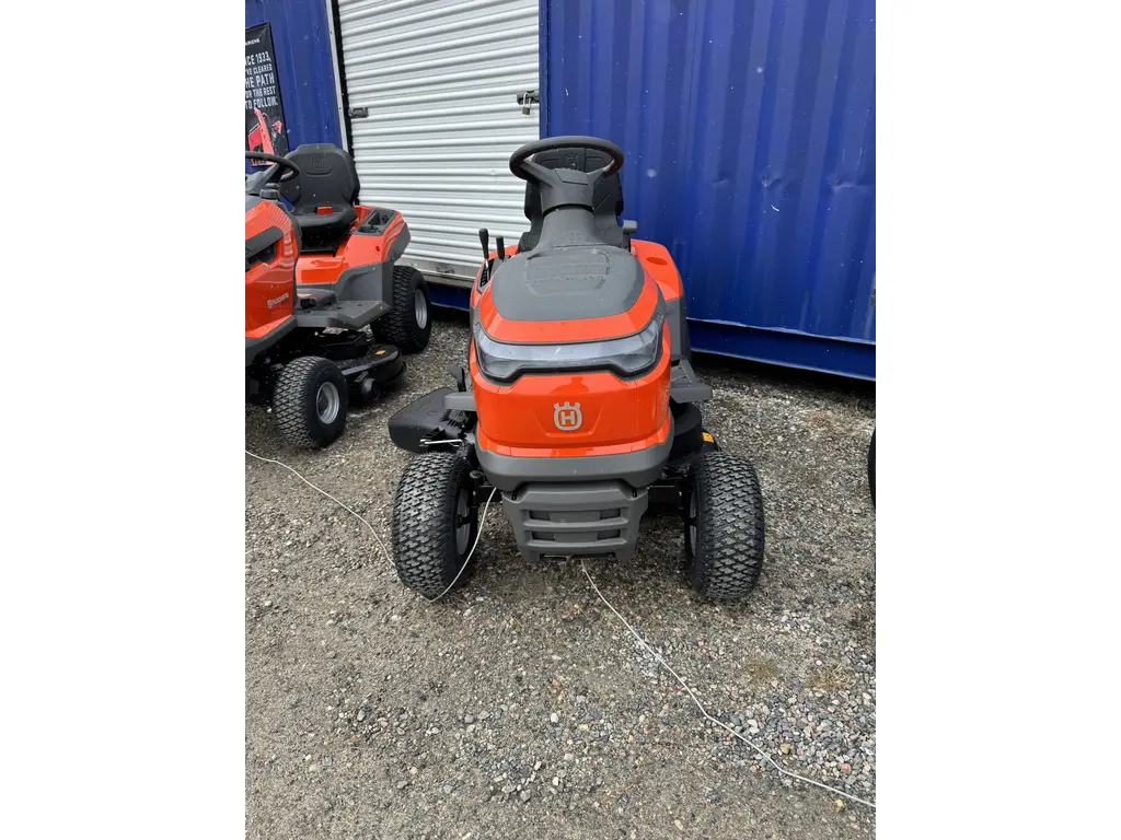 2026 Husqvarna LAWN TRACTOR,38 INCH,13.8HP 