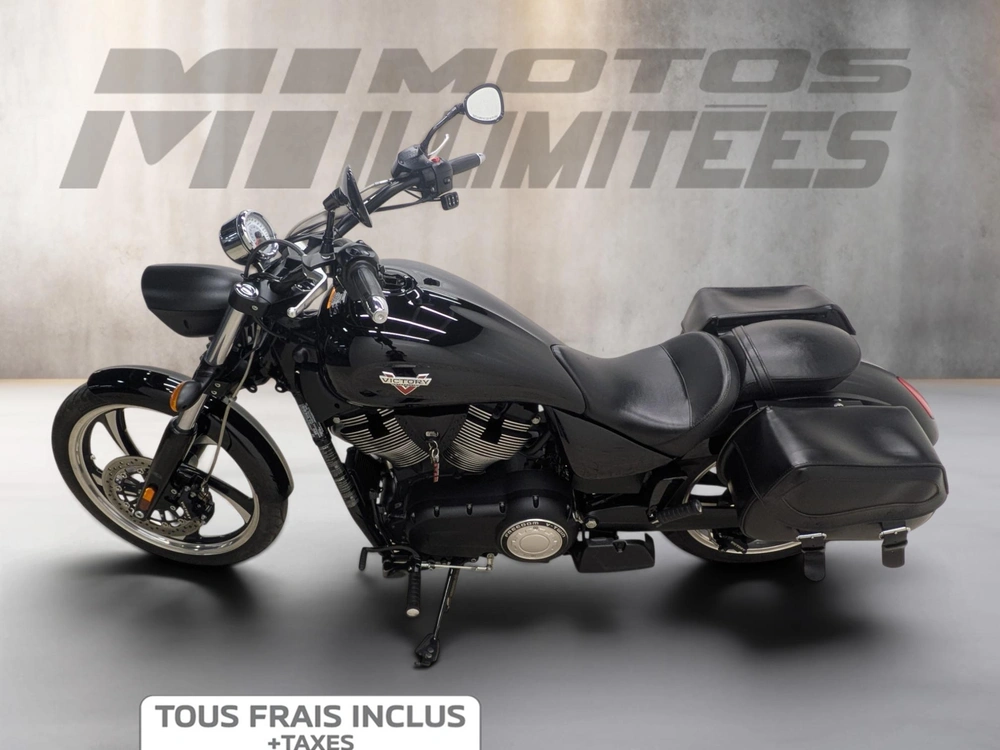 Victory Motorcycles Vegas 8 Ball 2014 alt
