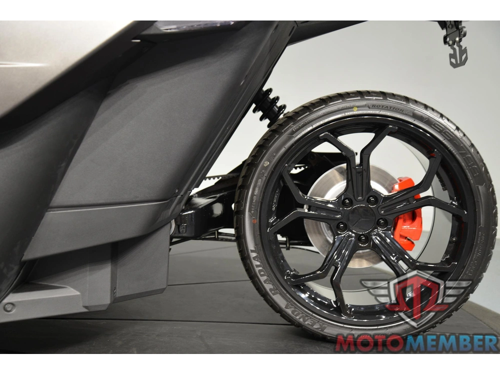 2026 Slingshot R Autodrive alt