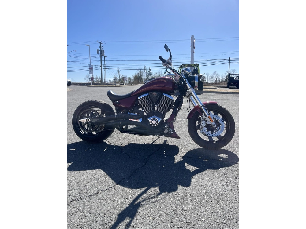 Victory Motorcycles Hammer 2005 alt