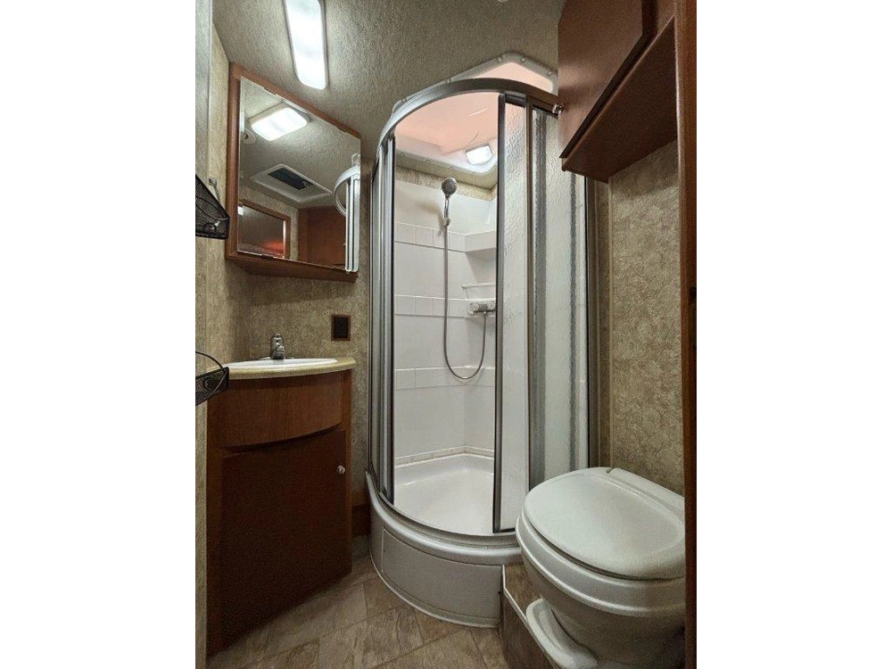 Winnebago Itasca Sunova 31e *couple* 2009 alt
