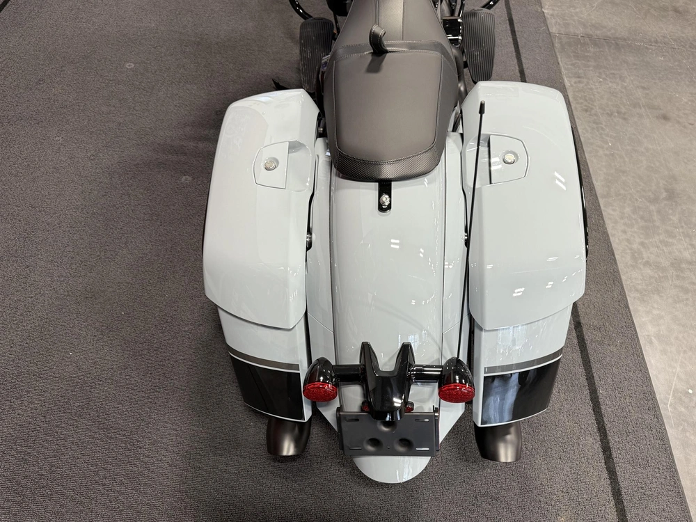 2025 Indian Motorcycle Chieftain Dark Horse, Storm Gray, 50s Dark Horse® alt