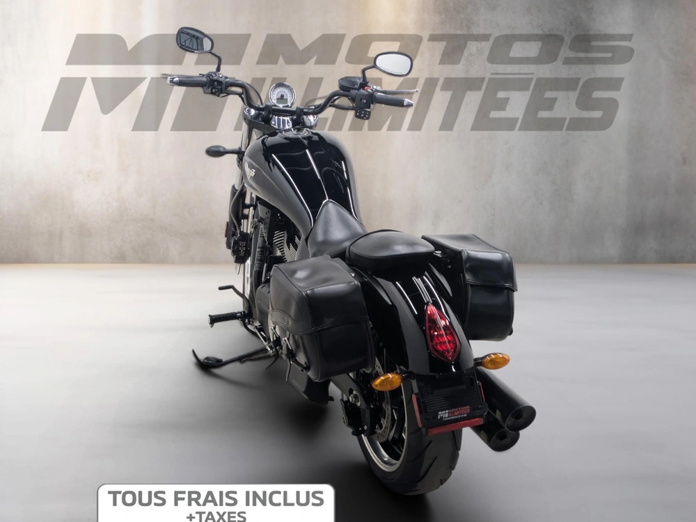 Victory Motorcycles Vegas 8 Ball 2014 alt