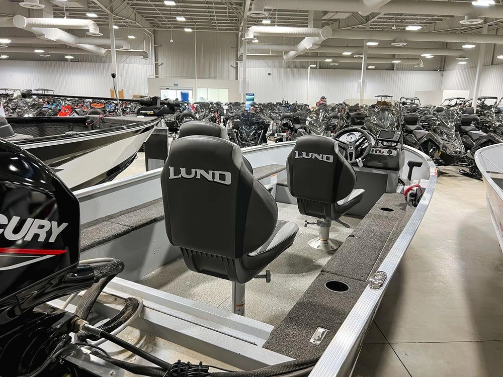 2025 Lund 1600 Fury Ss alt