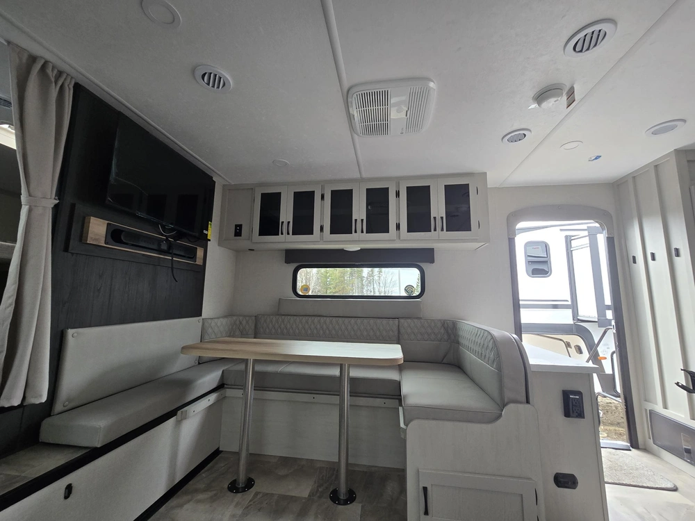 Coachmen Chaparral 218se 2026 alt