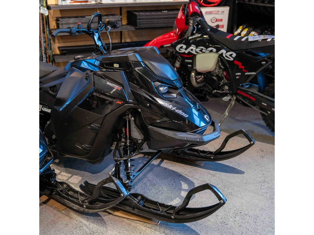 2025 Ski-doo Summit X 165 3" 850 Turbo R Black Shot Start alt