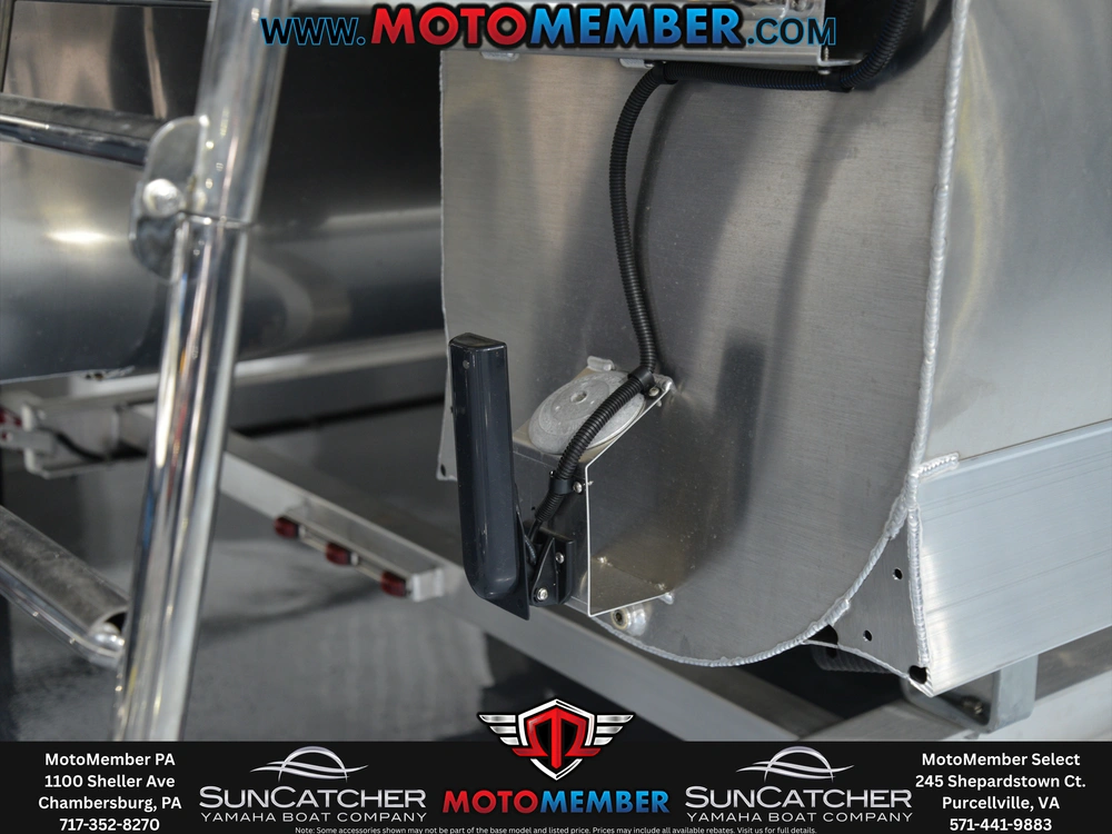 2025 Suncatcher Fusion 324ss alt
