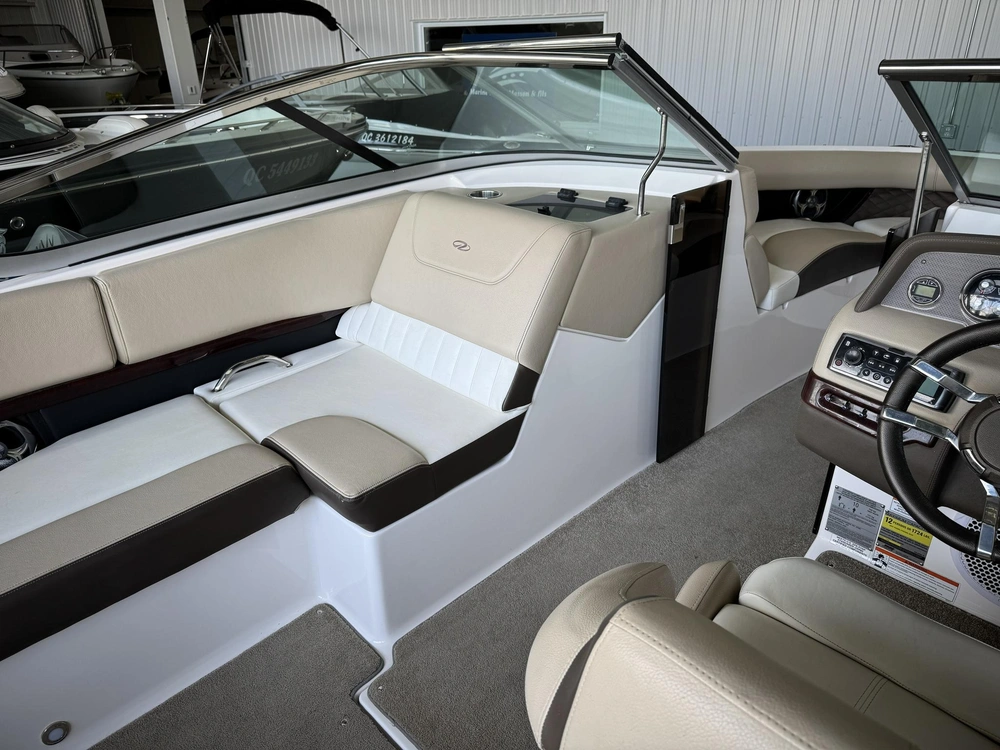 Regal 2300 Rx 2013 alt