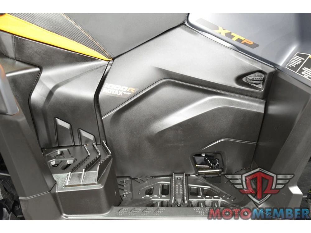 2026 Can-am Outlander Max Xt-p 1000r Mineral Grey & Orange Crush alt