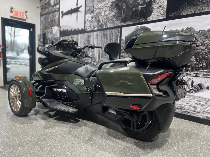 Can-Am SPYDER RT SEA-TO-SKY SE6 **BAS KILOMÉTRAGE!!** 2023