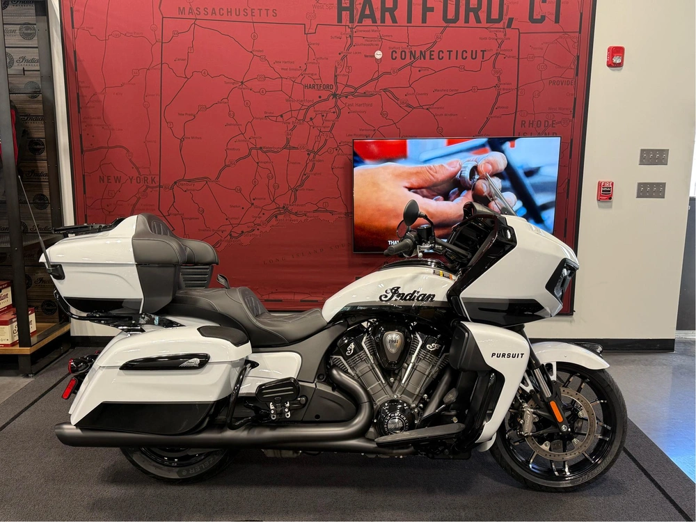 2025 Indian Motorcycle Pursuit Dark Horse alt