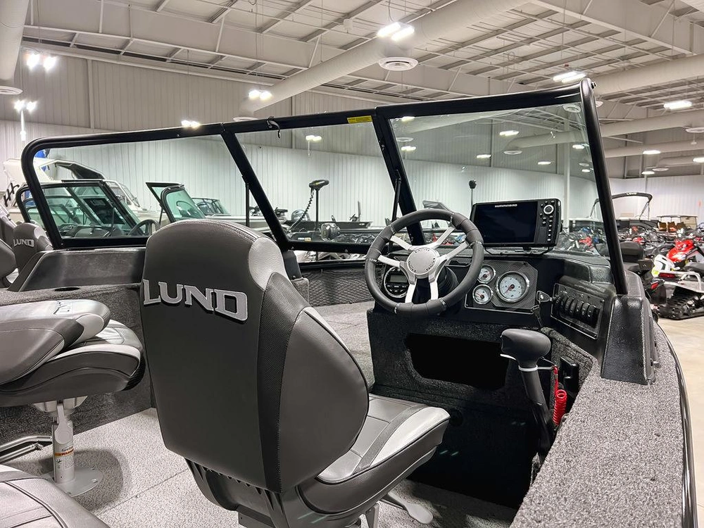 2025 Lund 1775 Impact Xs alt