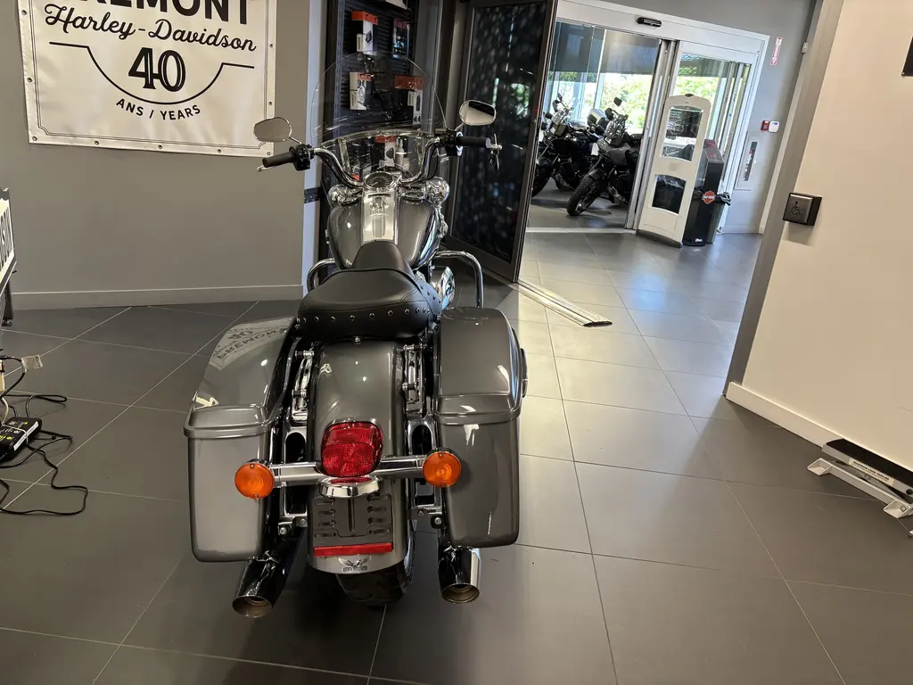 2022 Harley-Davidson FLHR Road KingFLHR