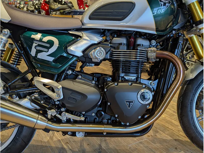 2027 Triumph Speed Twin 1200 Cafe Racer Edition // Aluminum Silver/Competition Green