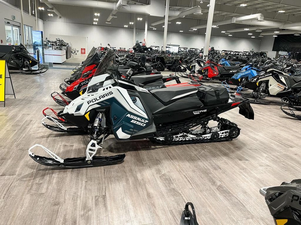 2026 Polaris 850 Switchback Assault 146 - Race Ifs Premium Matte Casecade Green / White alt