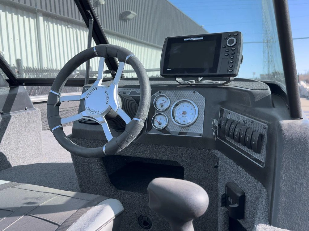 2025 Lund 1775 Impact Xs Sport alt