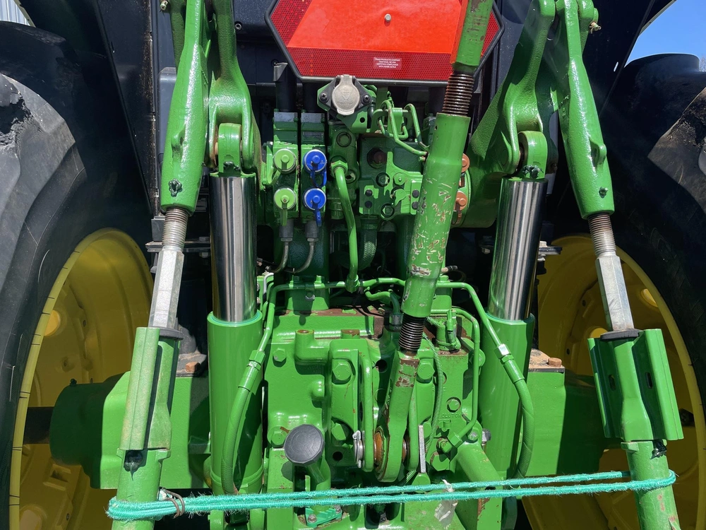 2020 John Deere 6175m alt