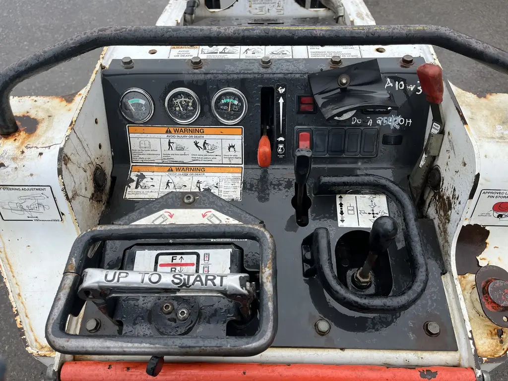 2012 Bobcat MT52