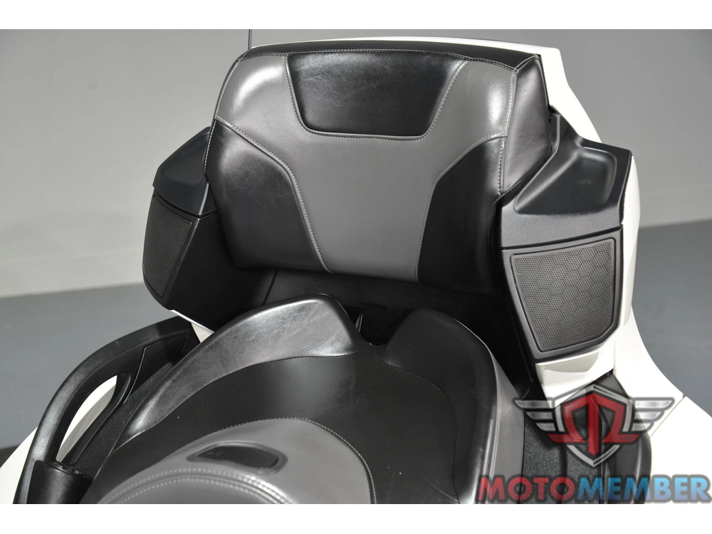 2014 Can-am Spyder Rt S alt