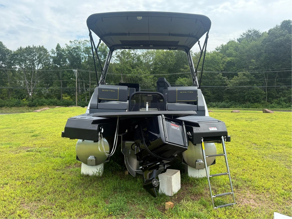 2025 Manitou Explore 24 Stealth alt