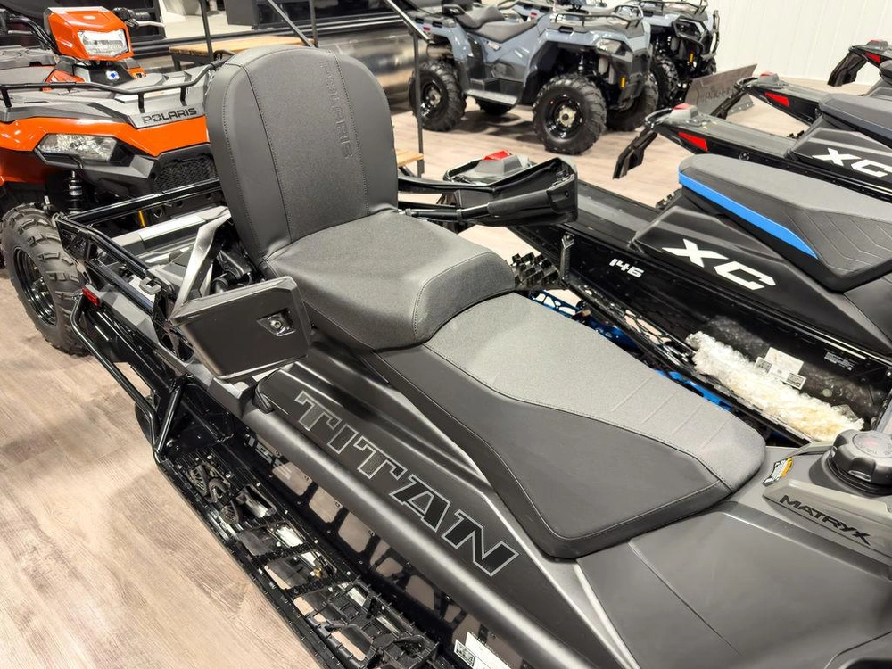 2025 Polaris 650 Titan Adventure 155 1.8" alt