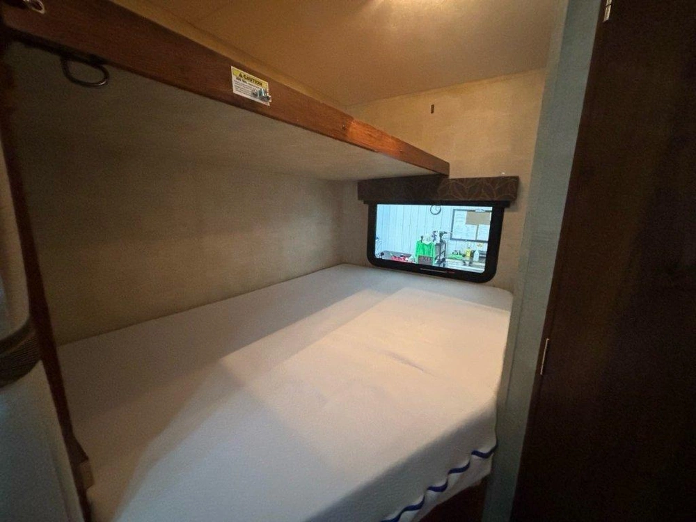 Keystone Rv Hideout 260lhs 2013 alt