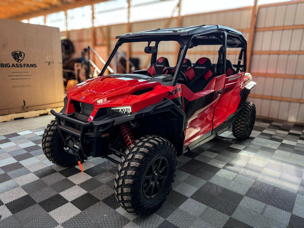 2025 Polaris General Xp 4 1000 Ultimate - Indy Red Ultimate alt