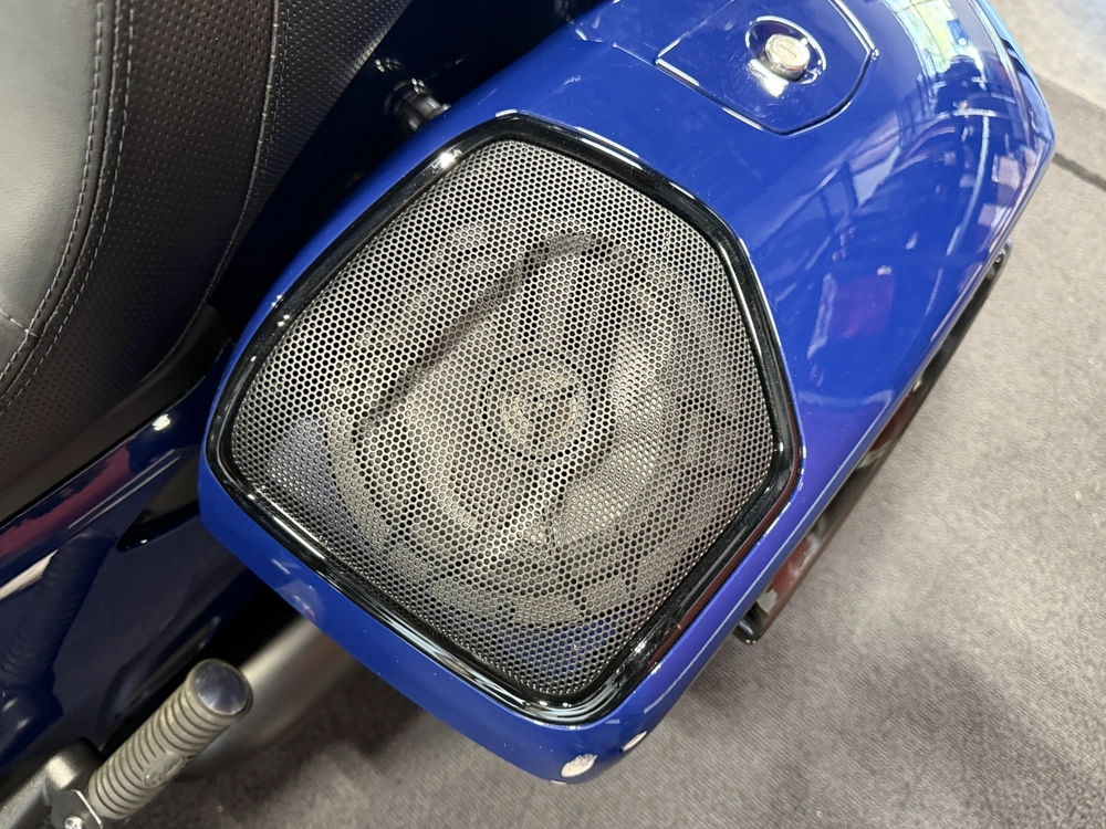 2025 Indian Motorcycle Challenger Dark Horse® alt