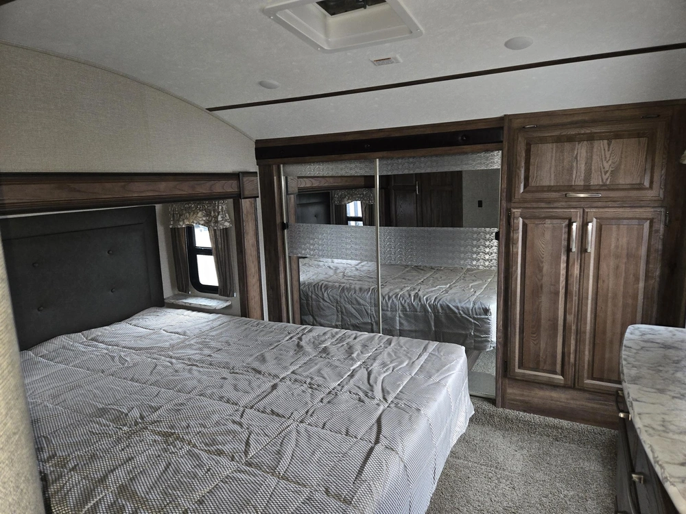 Cougar 327rl 2018 alt