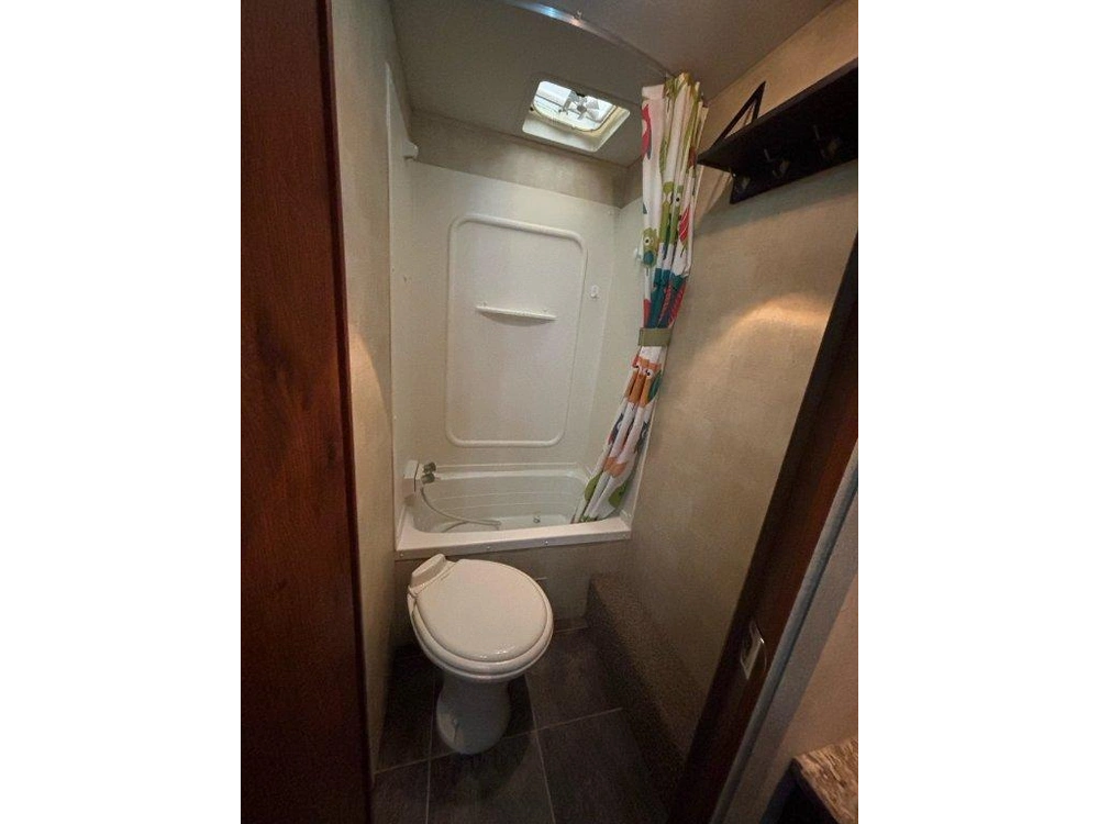 Keystone Rv Hideout 260lhs 2013 alt