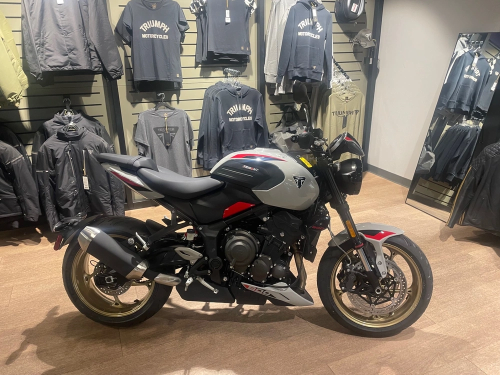 2026 Triumph Trident 800 - Ash Grey alt