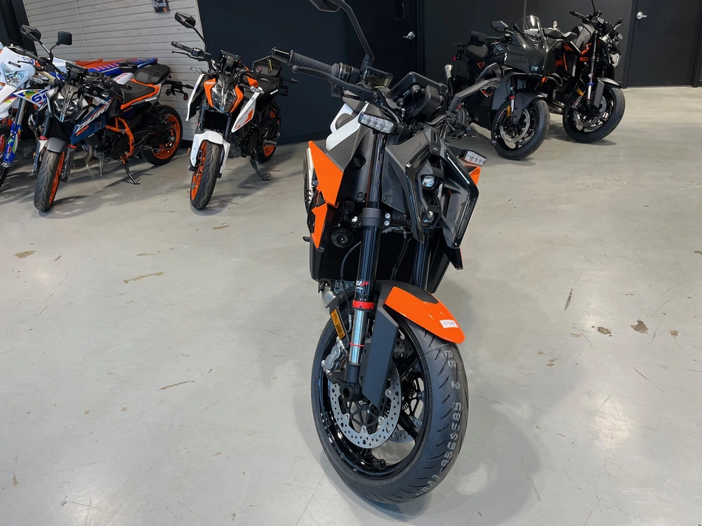 2027 Ktm 990 Duke alt