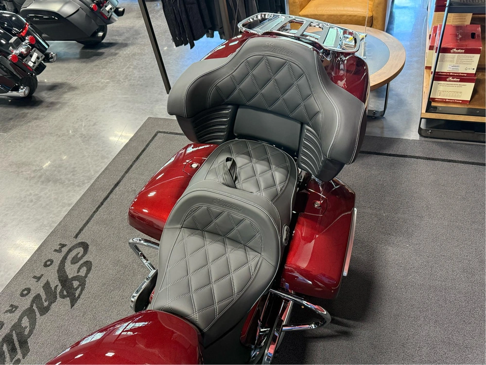 2025 Indian Motorcycle Pursuit Limited, 49st Limited alt
