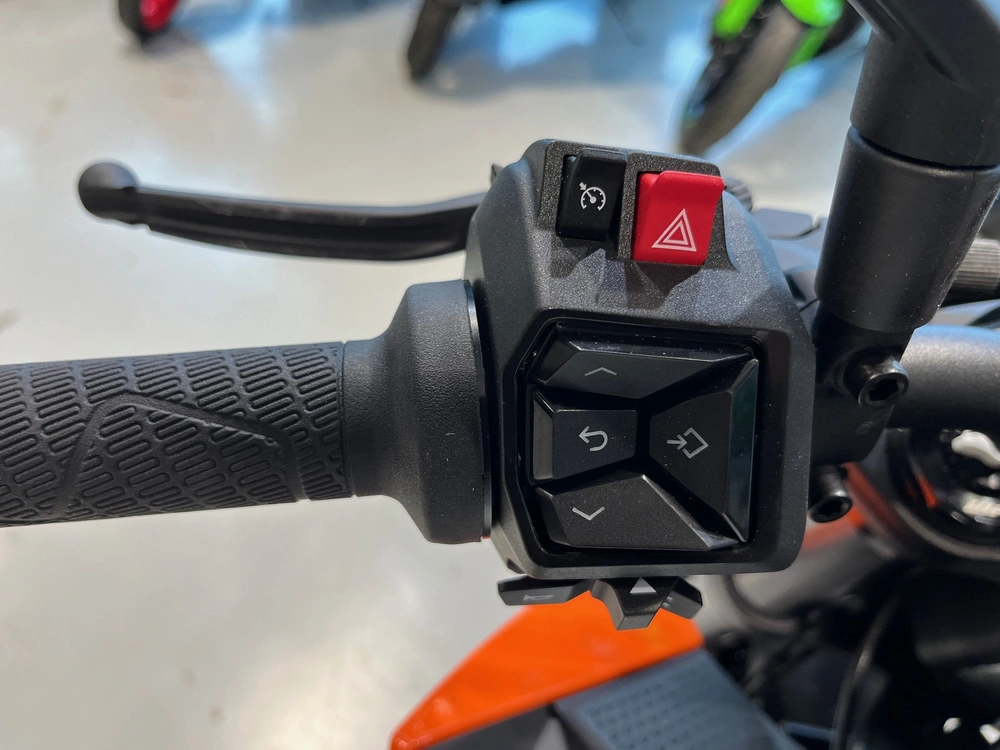 2027 Ktm 990 Duke alt