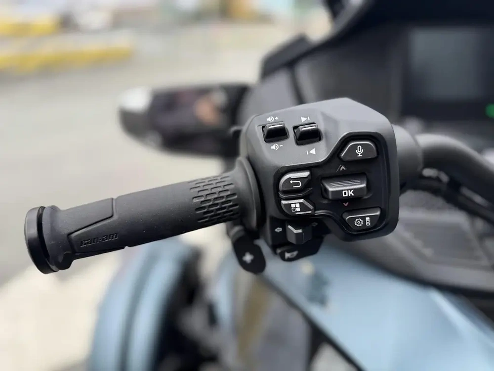 Can-am Rt Limited 2025 alt