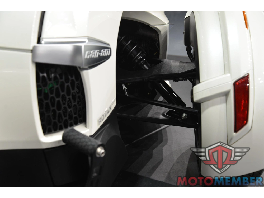 2014 Can-am Spyder Rt S alt