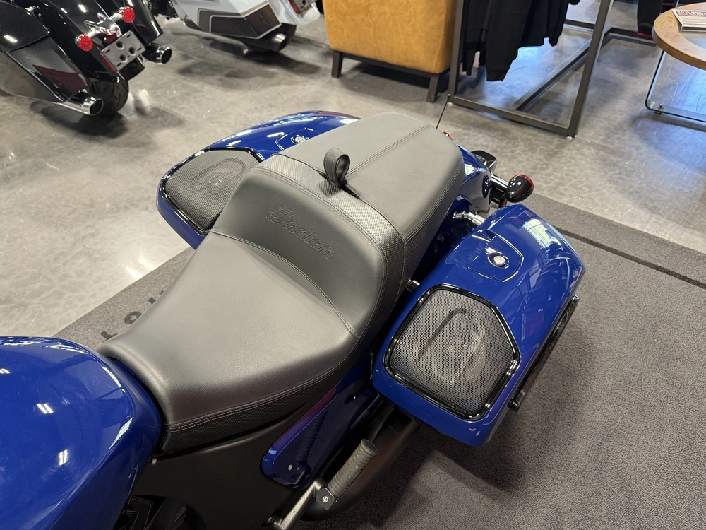 2025 Indian Motorcycle Challenger Dark Horse® alt